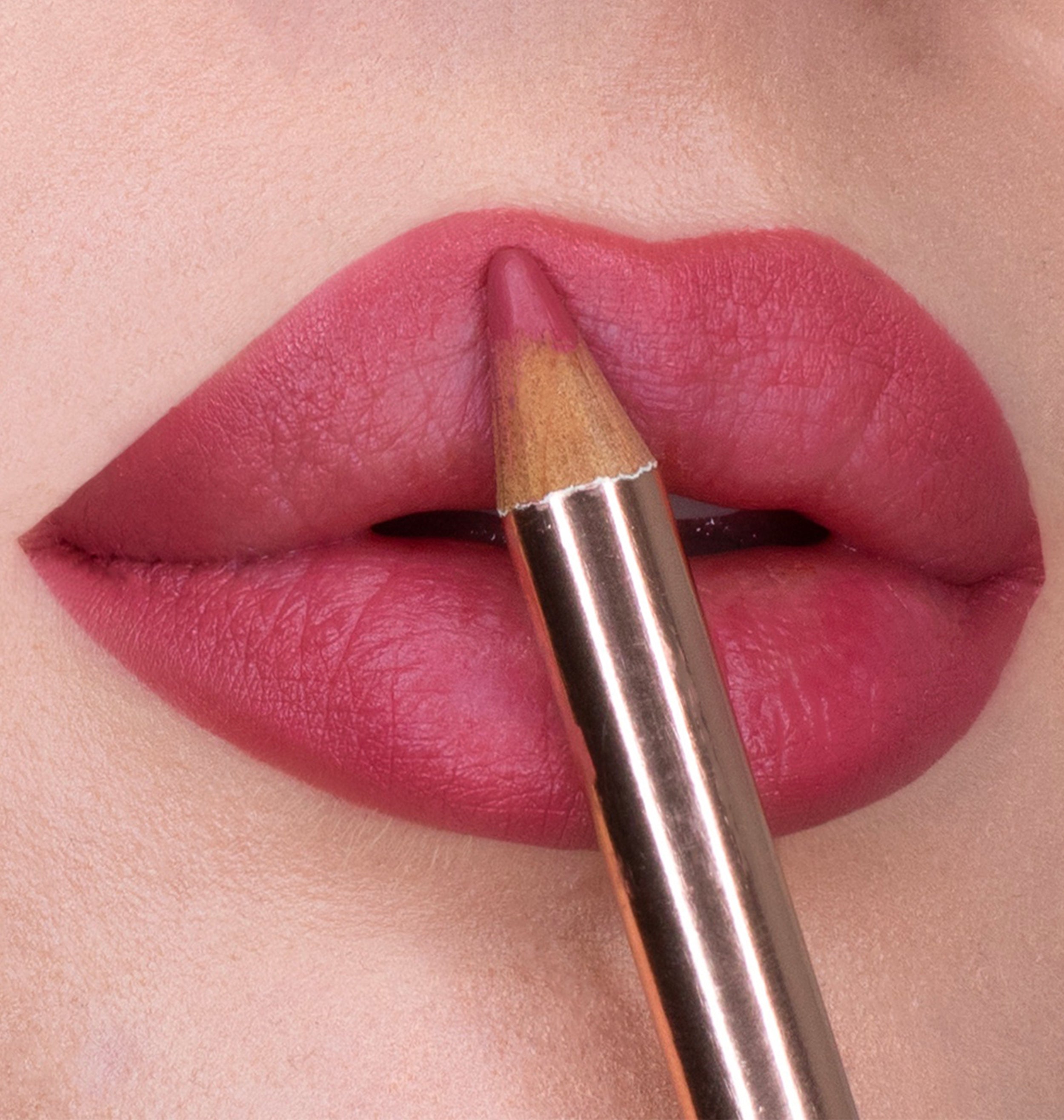 LIP LINER - KISS MARKER 10-thumbmail-3